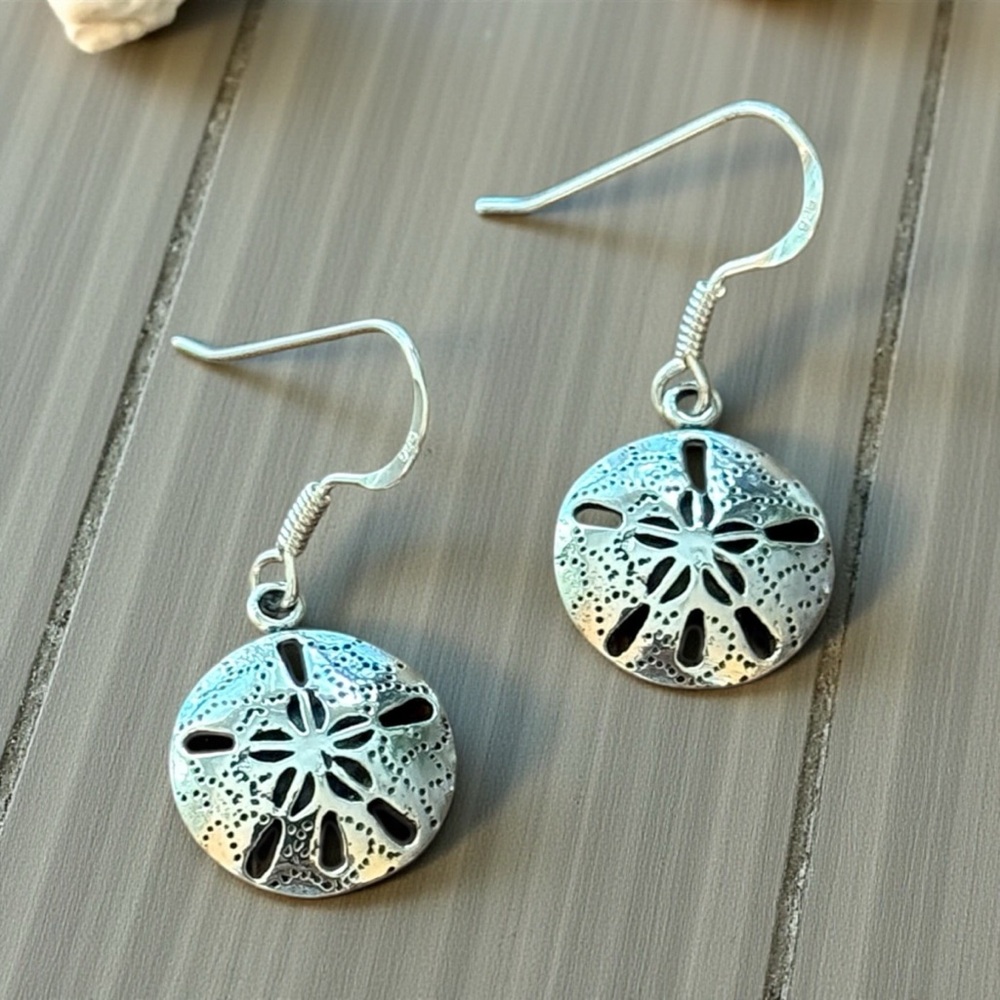 NWT 925 Sterling Silver Sand Dollar Earrings! Hypoallergenic! NEW!
